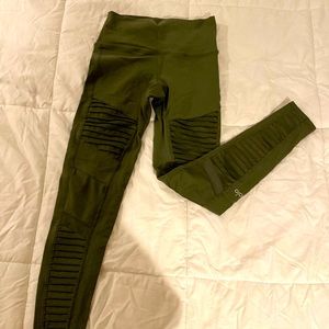 ALO army green leggings size Small- Moto full length- excellent used condition